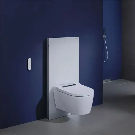 Geberit AquaClean Sela tuš wc montiran na Monolith modul